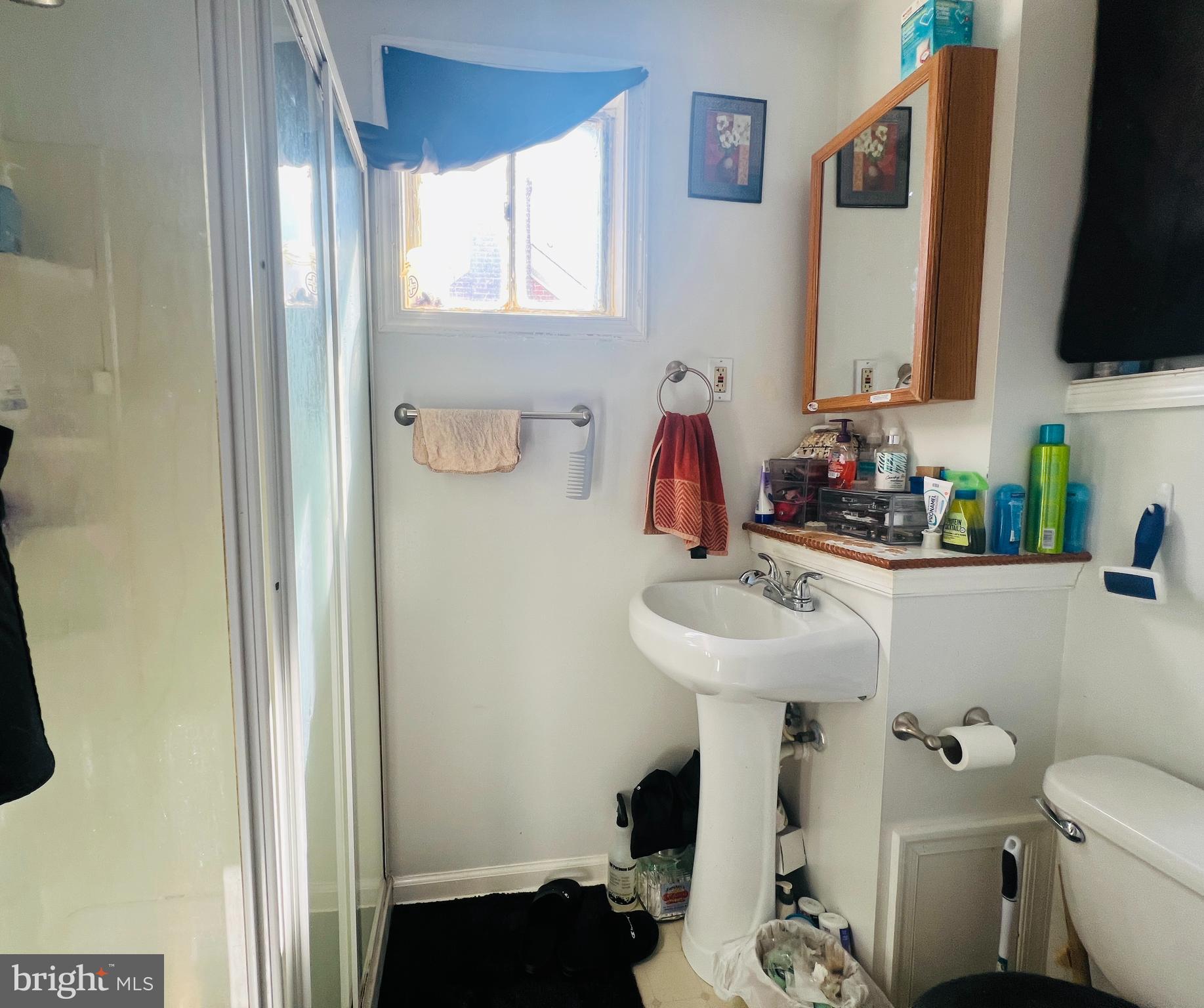 105 West 24th Street Chester, PA 19013 - Photo 16 of 30 2nd flr front Apt.