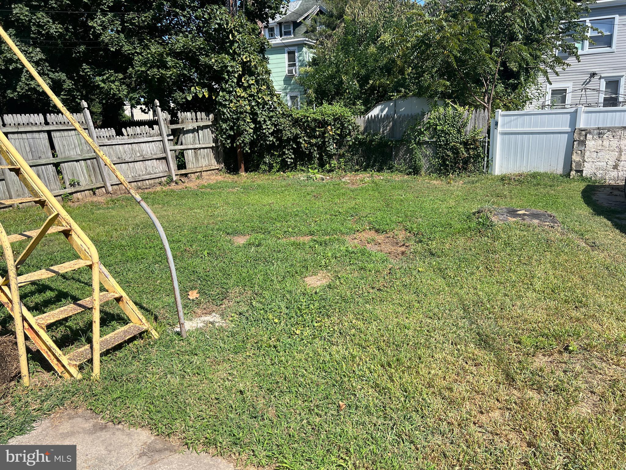 105 West 24th Street Chester, PA 19013 - Photo 3 of 30