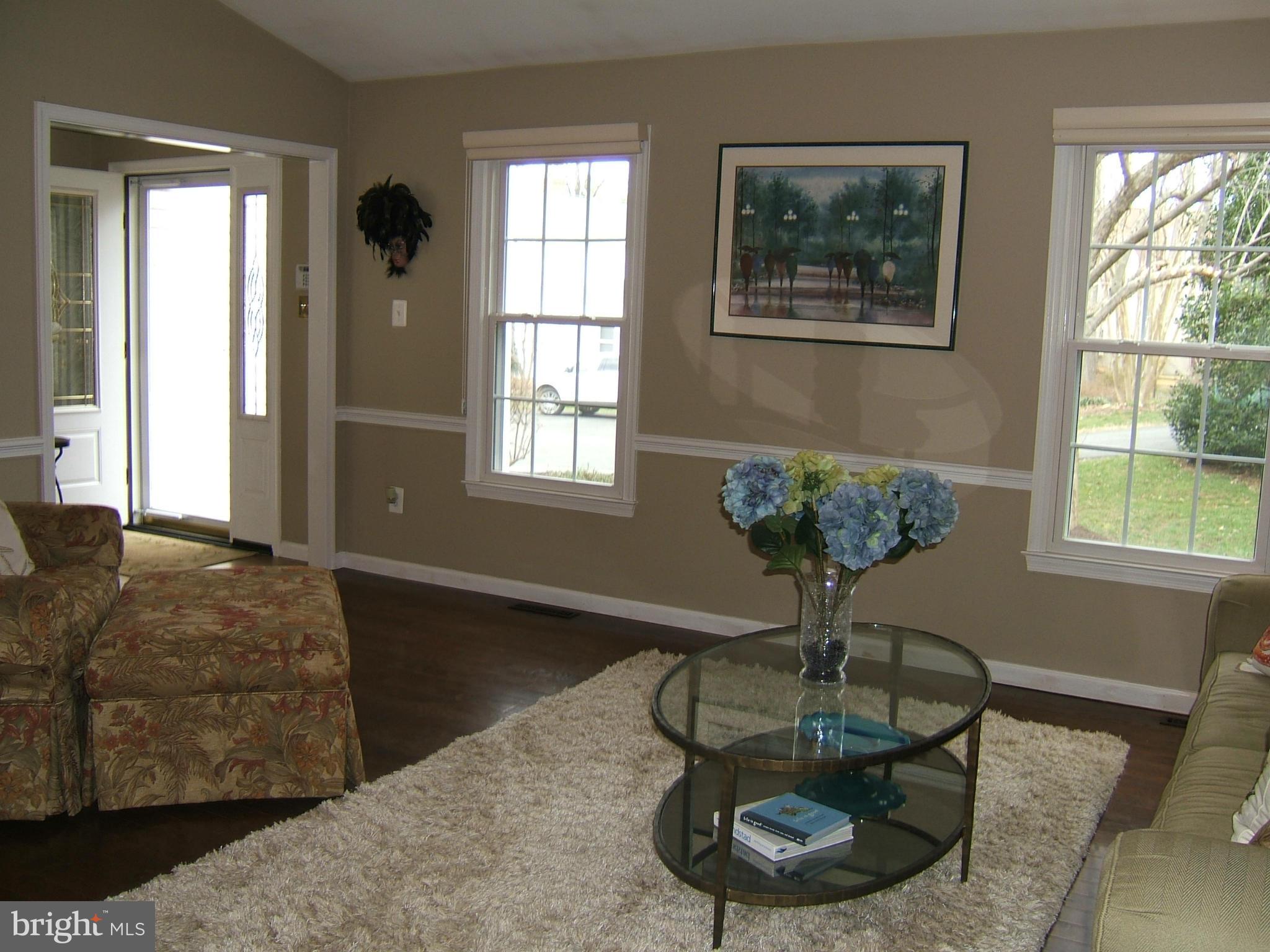 10013 Marshall Pond Road Burke, VA 22015 - Photo 5 of 28 Living Room