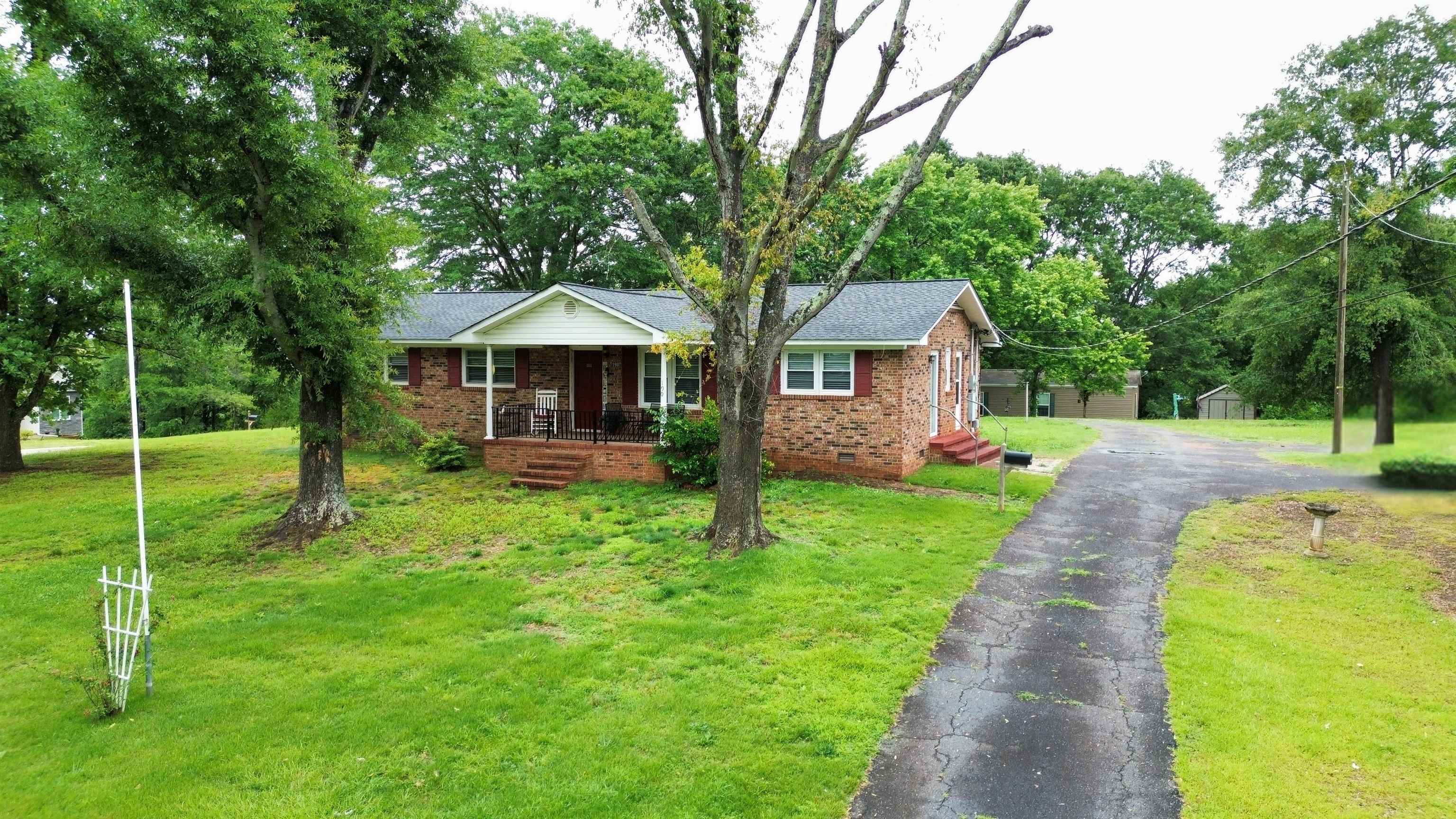 190 Dean Avenue Inman, SC 29349 - Photo 1 of 25