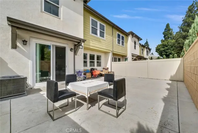 $619,990 | 2343 South Via Veranda, Unit 10, Ontario, CA 91764