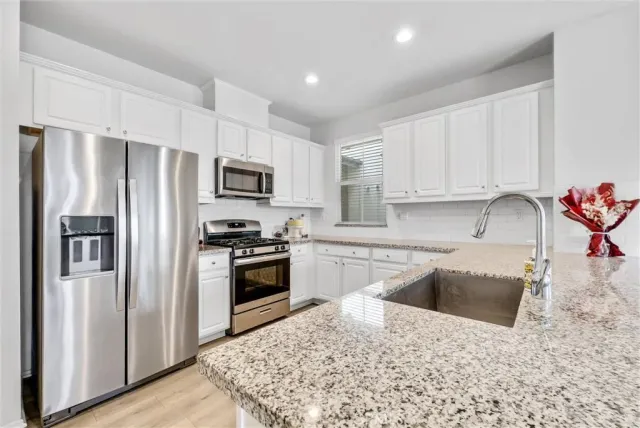 $619,990 | 2343 South Via Veranda, Unit 10, Ontario, CA 91764