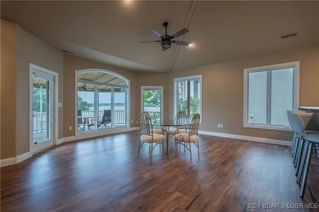 $1,299,000 | 825 Grand View Drive, Sunrise Beach, MO 65079