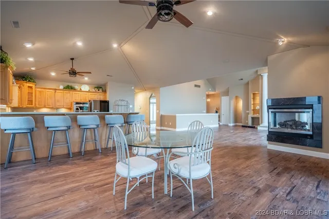 $1,299,000 | 825 Grand View Drive, Sunrise Beach, MO 65079