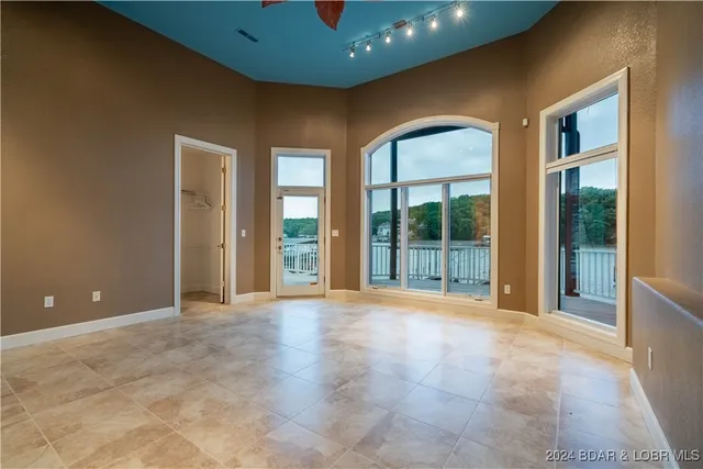 $1,299,000 | 825 Grand View Drive, Sunrise Beach, MO 65079