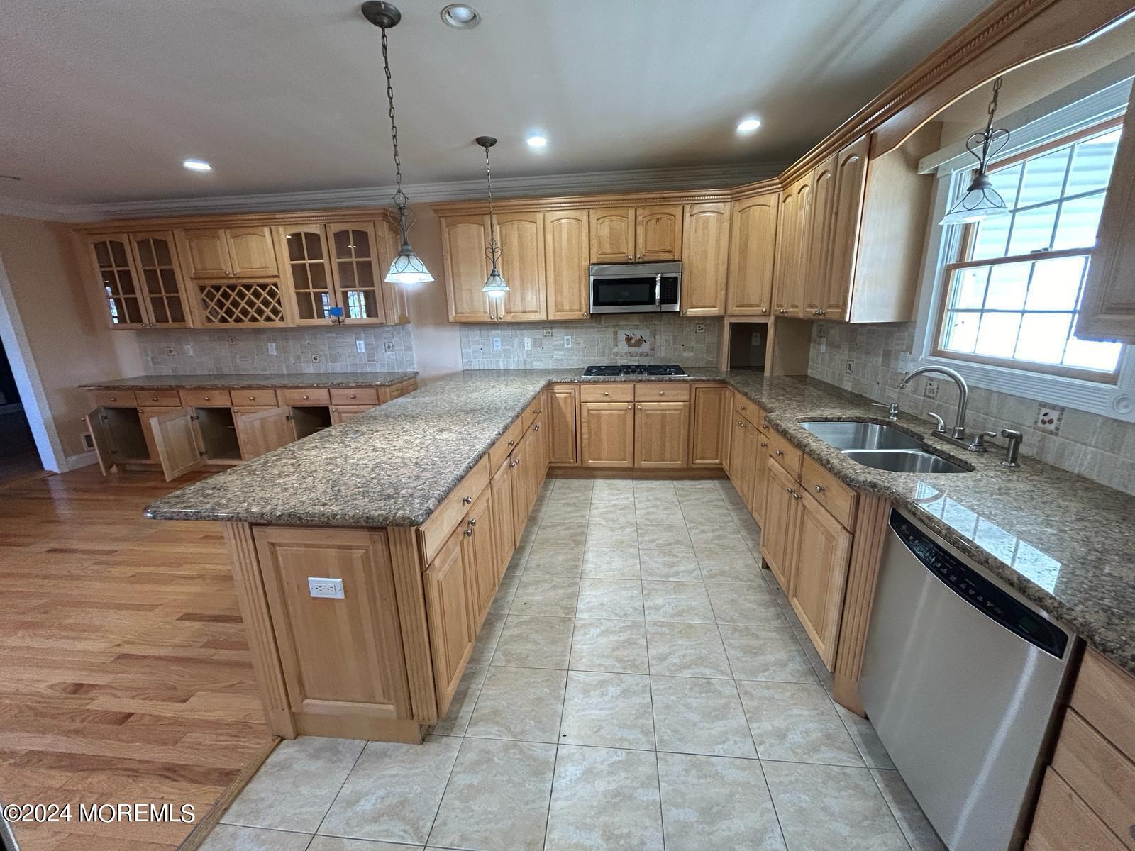 260 Heritage Drive Brick, NJ 08723 - Photo 21 of 157 210777eb-621b-40e1-a175-4380f09b122f