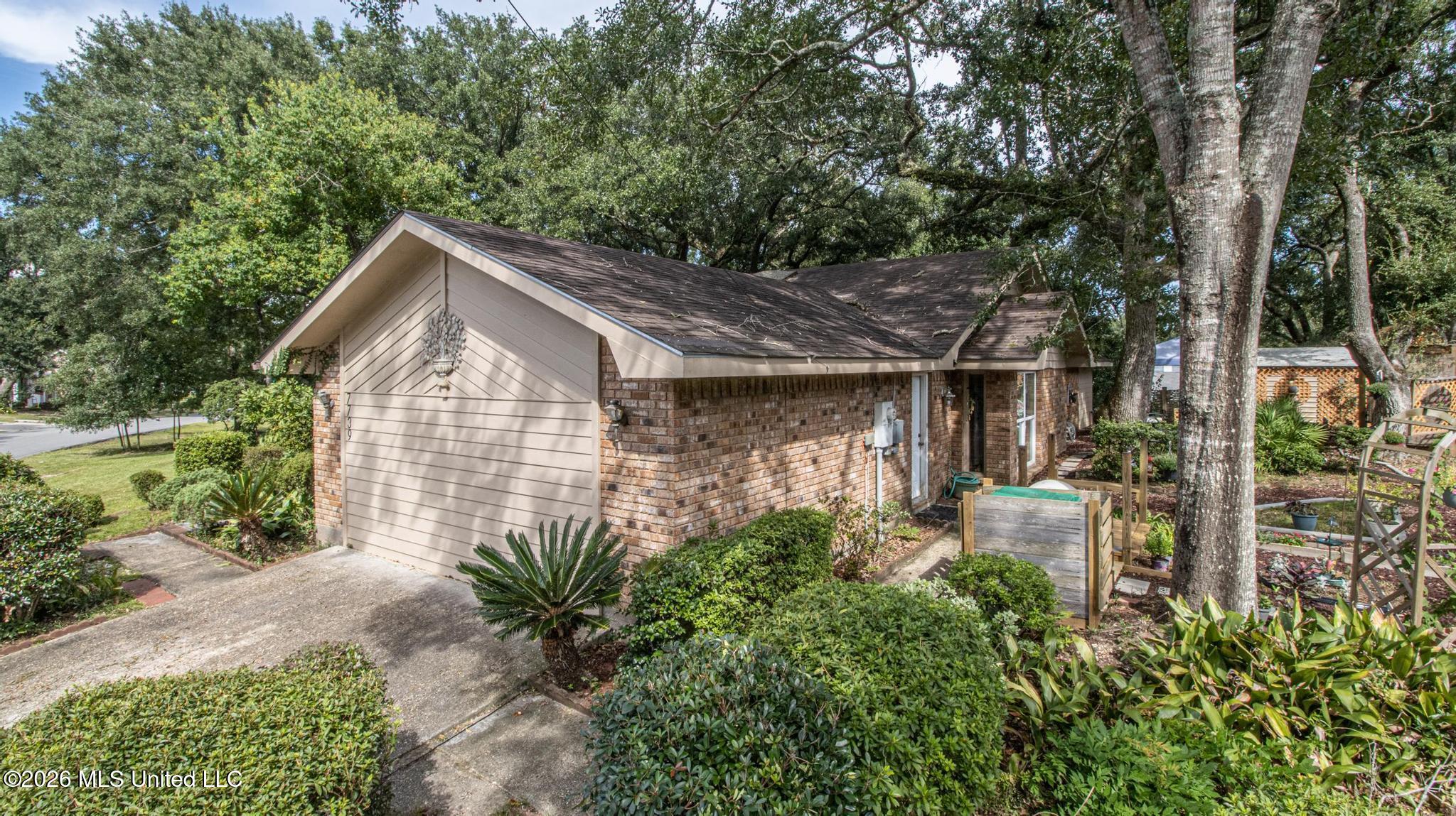 7739 Manini Way Diamondhead, MS 39525 - Photo 41 of 43 7739 Manini Way-114052