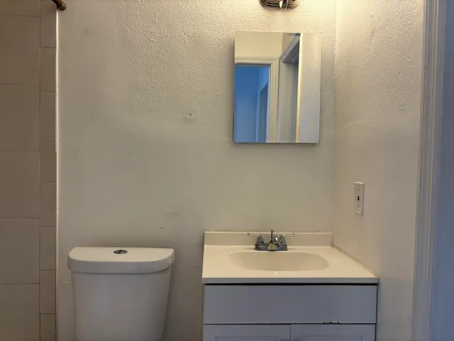 $1,800 | 709 Southwest 13th Avenue, Unit 4, Fort Lauderdale, FL 33312