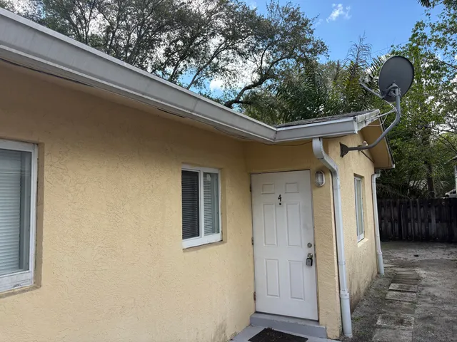 $1,800 | 709 Southwest 13th Avenue, Unit 4, Fort Lauderdale, FL 33312