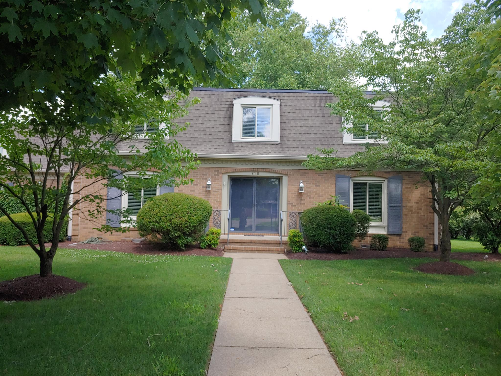 718 North Rutherford Boulevard Murfreesboro, TN 37130 - Photo 2 of 30 Curb appeal beyond measure!