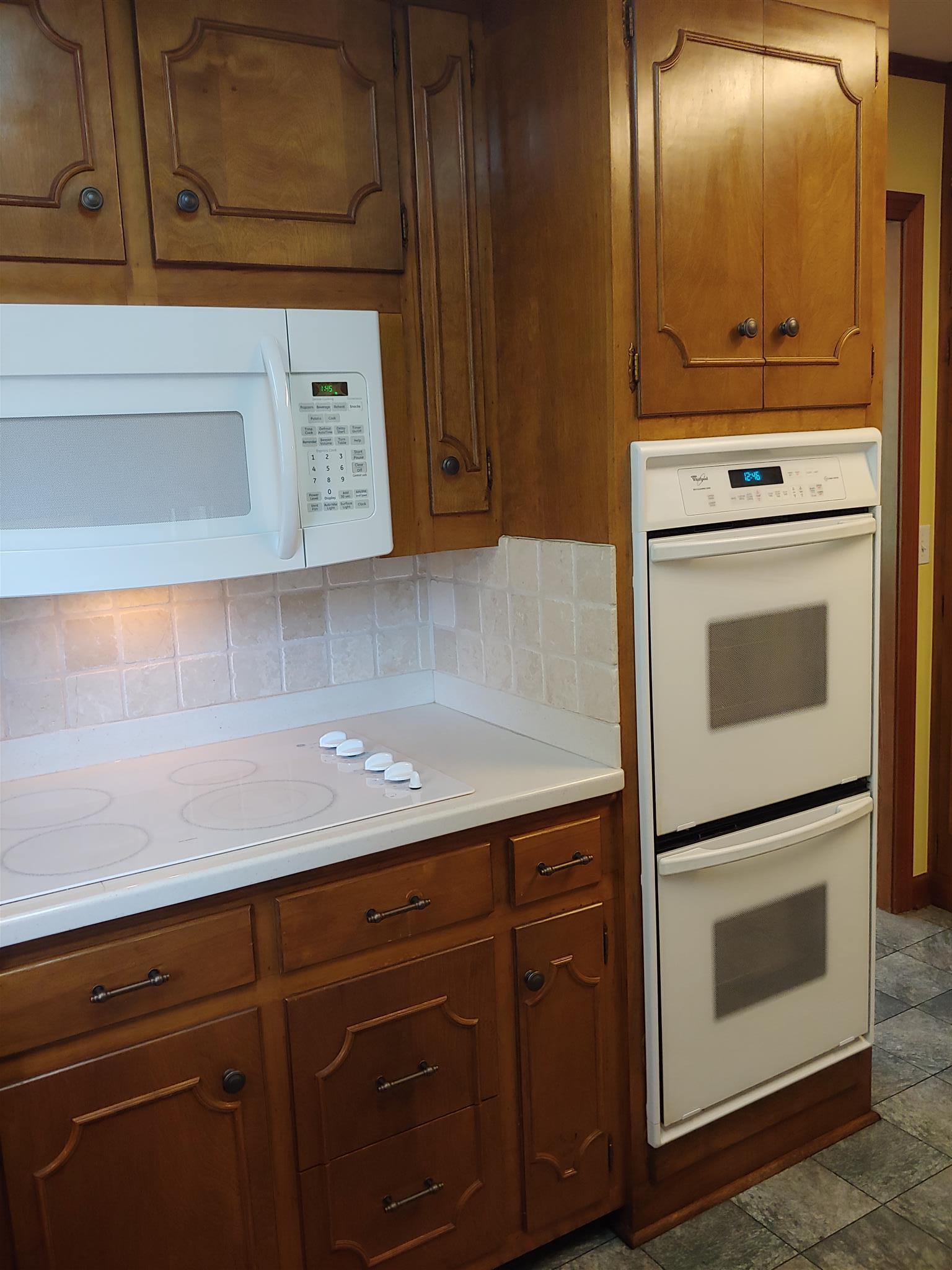 718 North Rutherford Boulevard Murfreesboro, TN 37130 - Photo 8 of 30 Cabinet space galore!