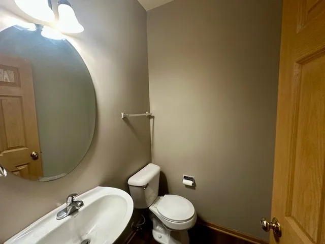 $2,400 | 2258 Georgetown Circle, Unit 2258, Aurora, IL 60503