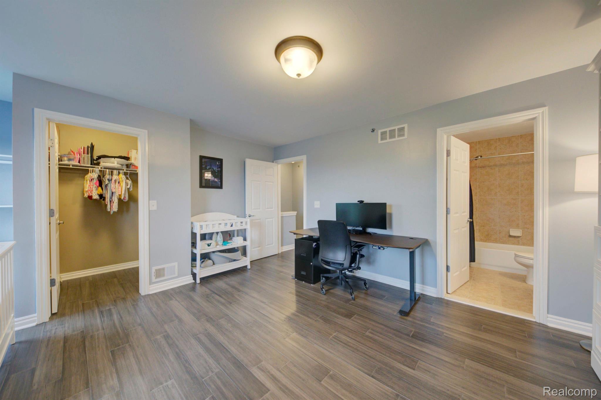 45575 North Stonewood Road Canton, MI 48187 - Photo 36 of 40 Gallery Image 36