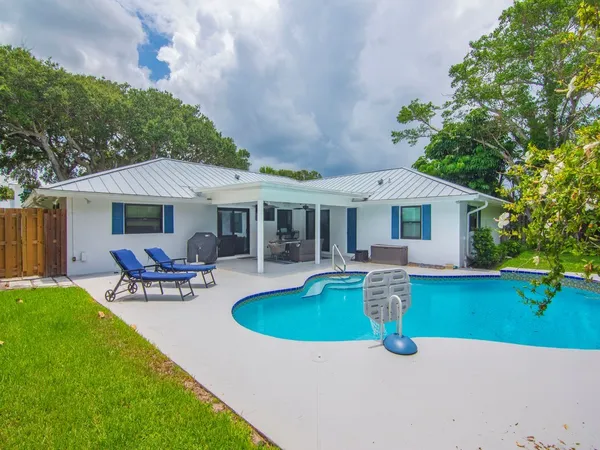 $8,000 | 980 Clipper Road, Vero Beach, FL 32963