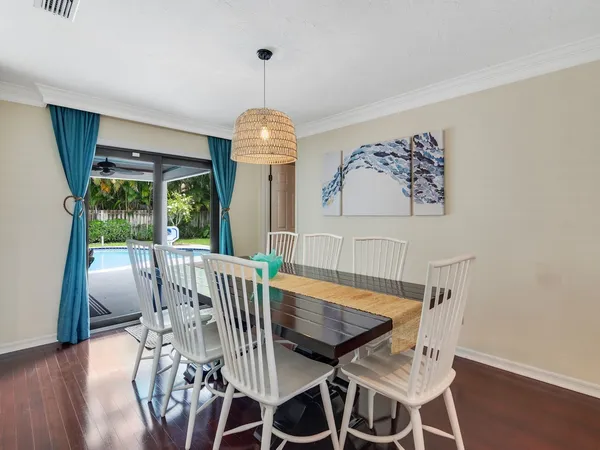 $8,000 | 980 Clipper Road, Vero Beach, FL 32963