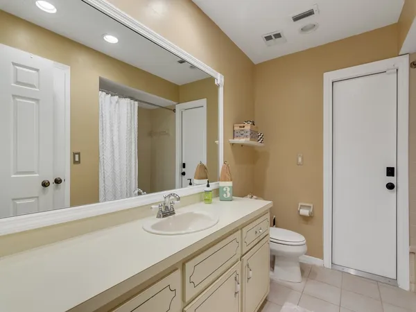 $8,000 | 980 Clipper Road, Vero Beach, FL 32963