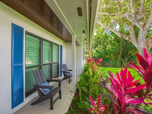 $8,000 | 980 Clipper Road, Vero Beach, FL 32963