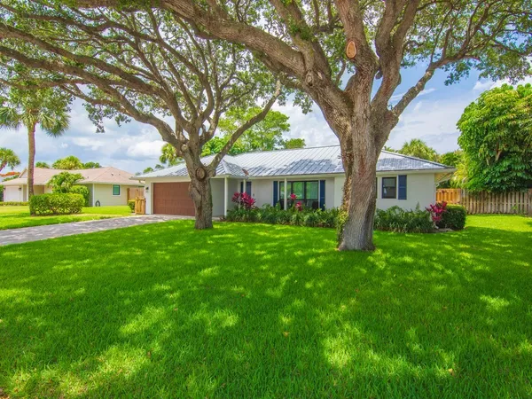 $8,000 | 980 Clipper Road, Vero Beach, FL 32963