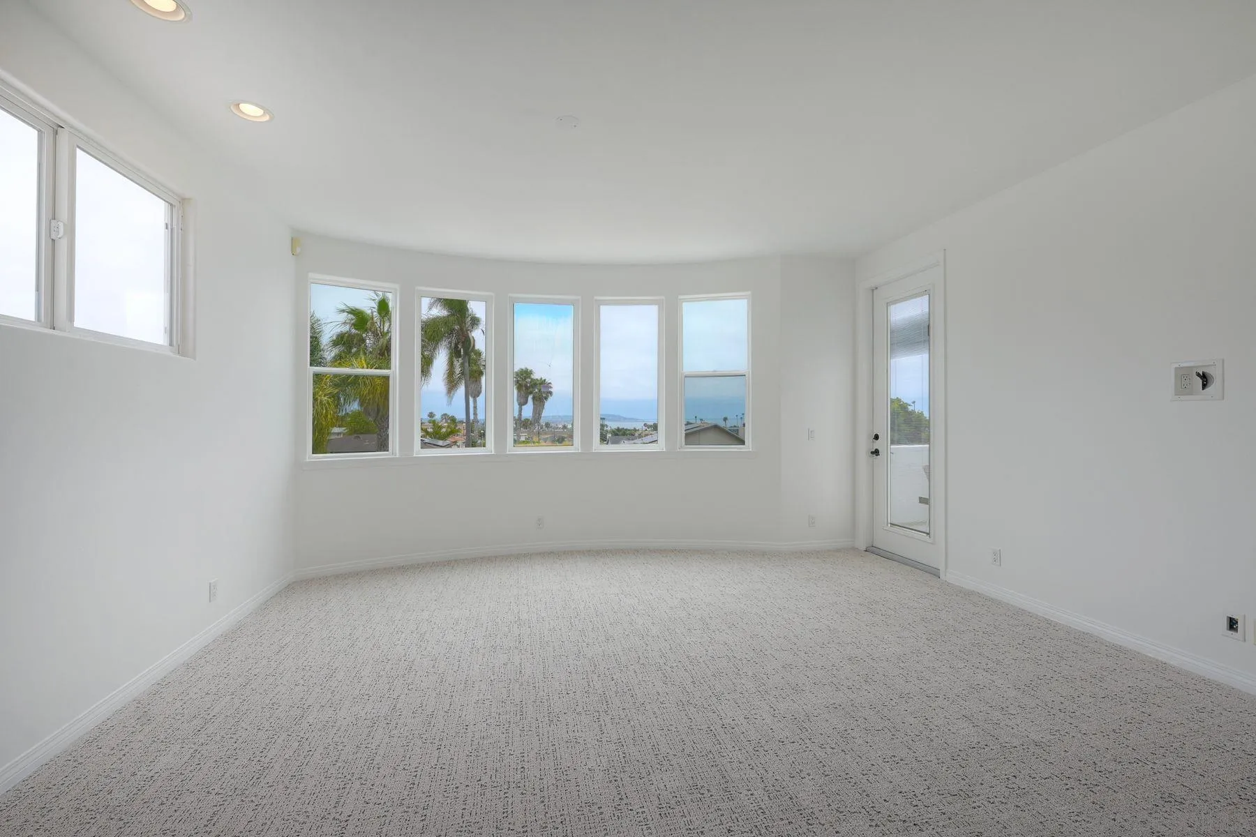 819 Van Nuys Street San Diego, CA 92109 - Photo 26 of 62