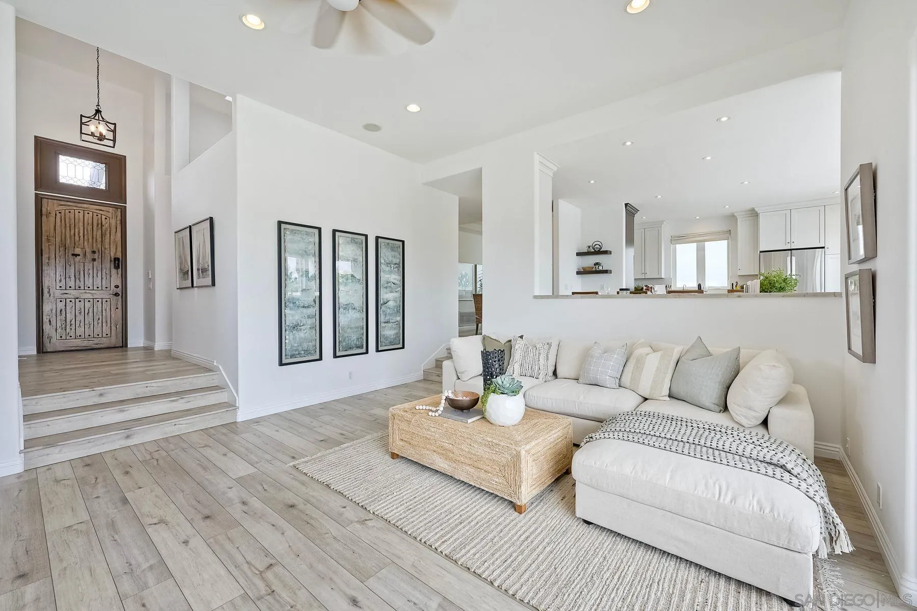 819 Van Nuys Street San Diego, CA 92109 - Photo 7 of 62