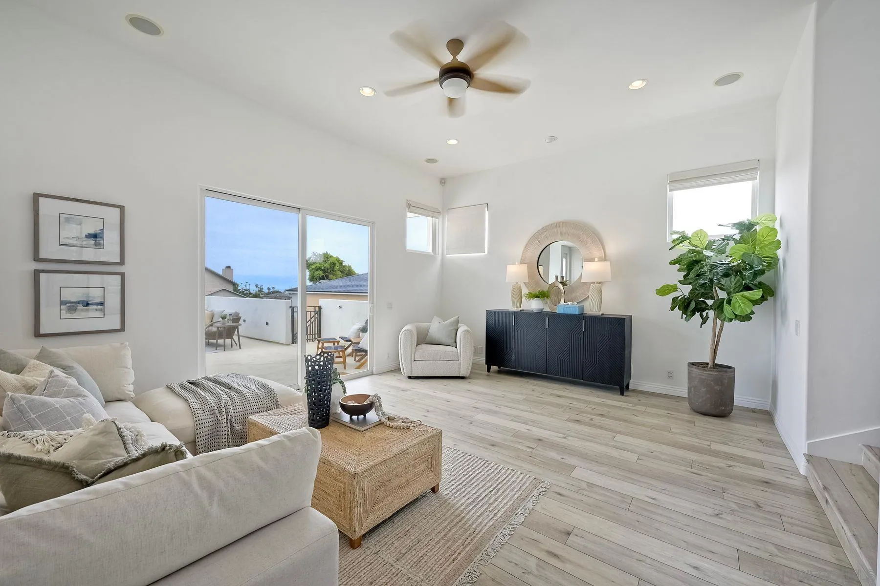 819 Van Nuys Street San Diego, CA 92109 - Photo 9 of 62