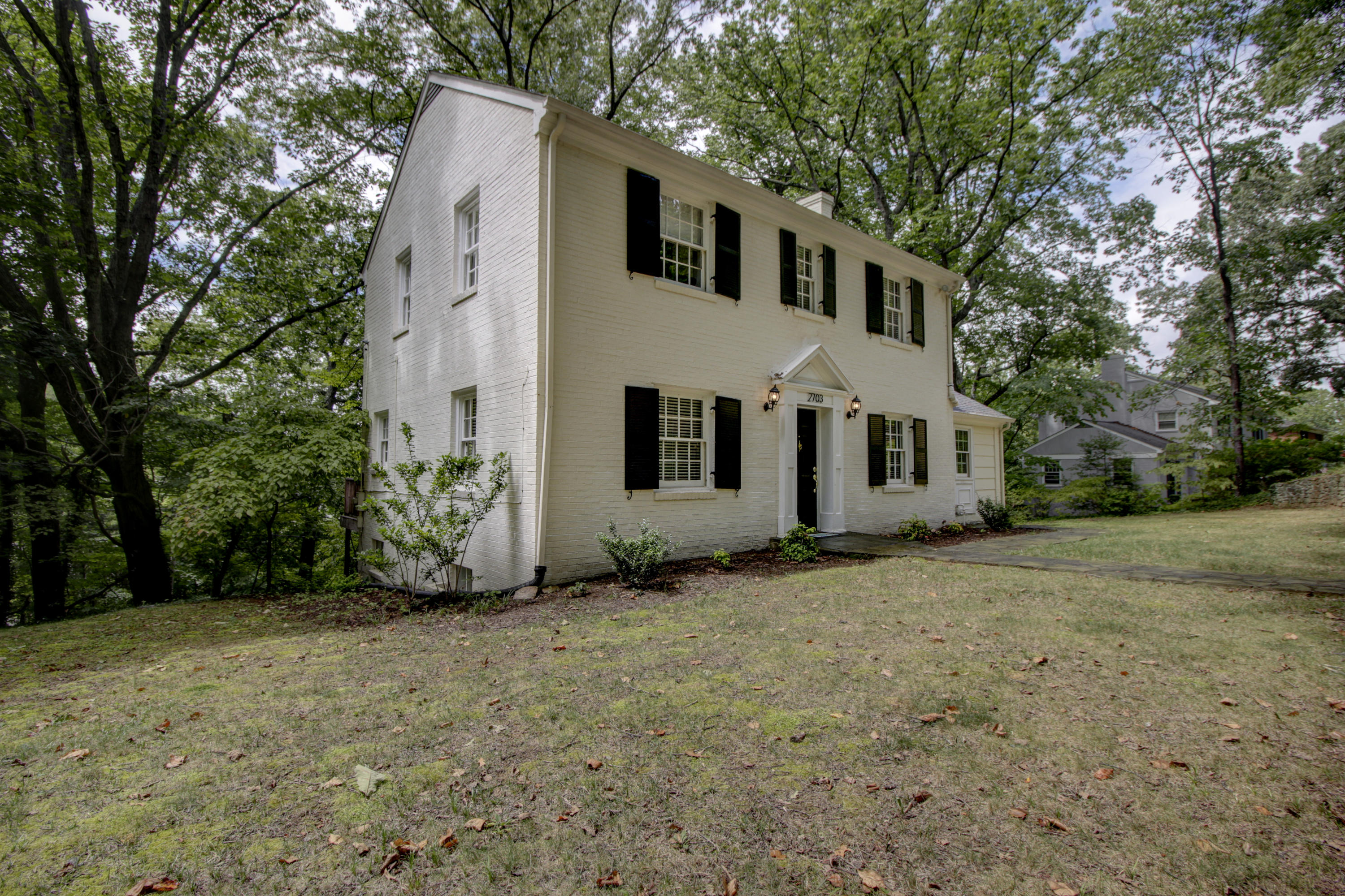 2703 Nottingham Road Southeast Roanoke, VA 24014 - Photo 2 of 38 _MG_3275_6_7_8_9