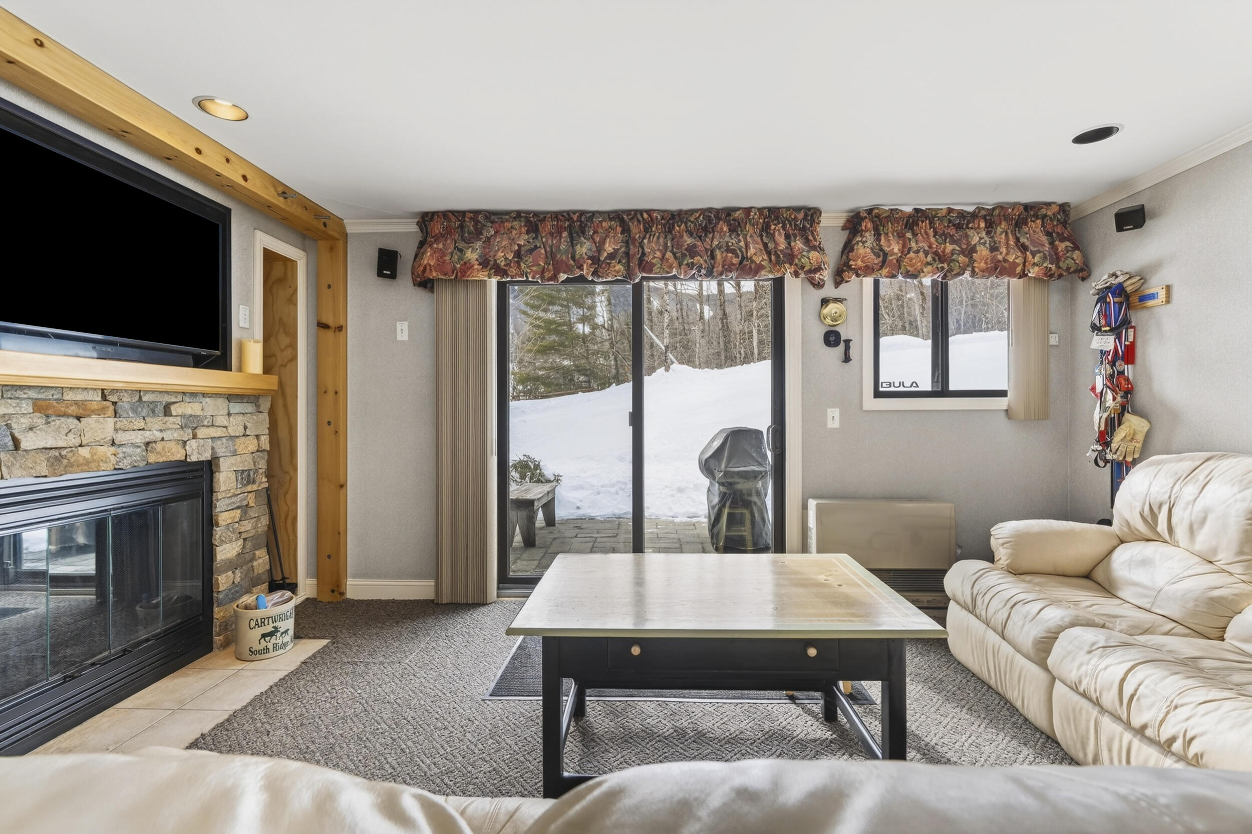 38 Express Lane, Unit A2 Newry, ME 04261 - Photo 4 of 35 6_38express2b-9