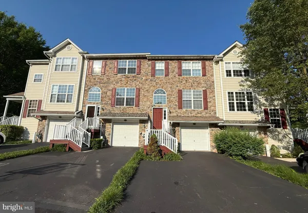 $2,950 | 102 Regents Court, Malvern, PA 19355