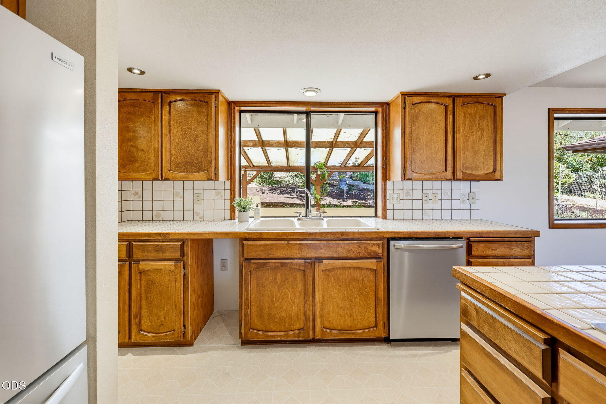 174 Hummingbird Lane Talent, OR 97540 - Photo 18 of 101