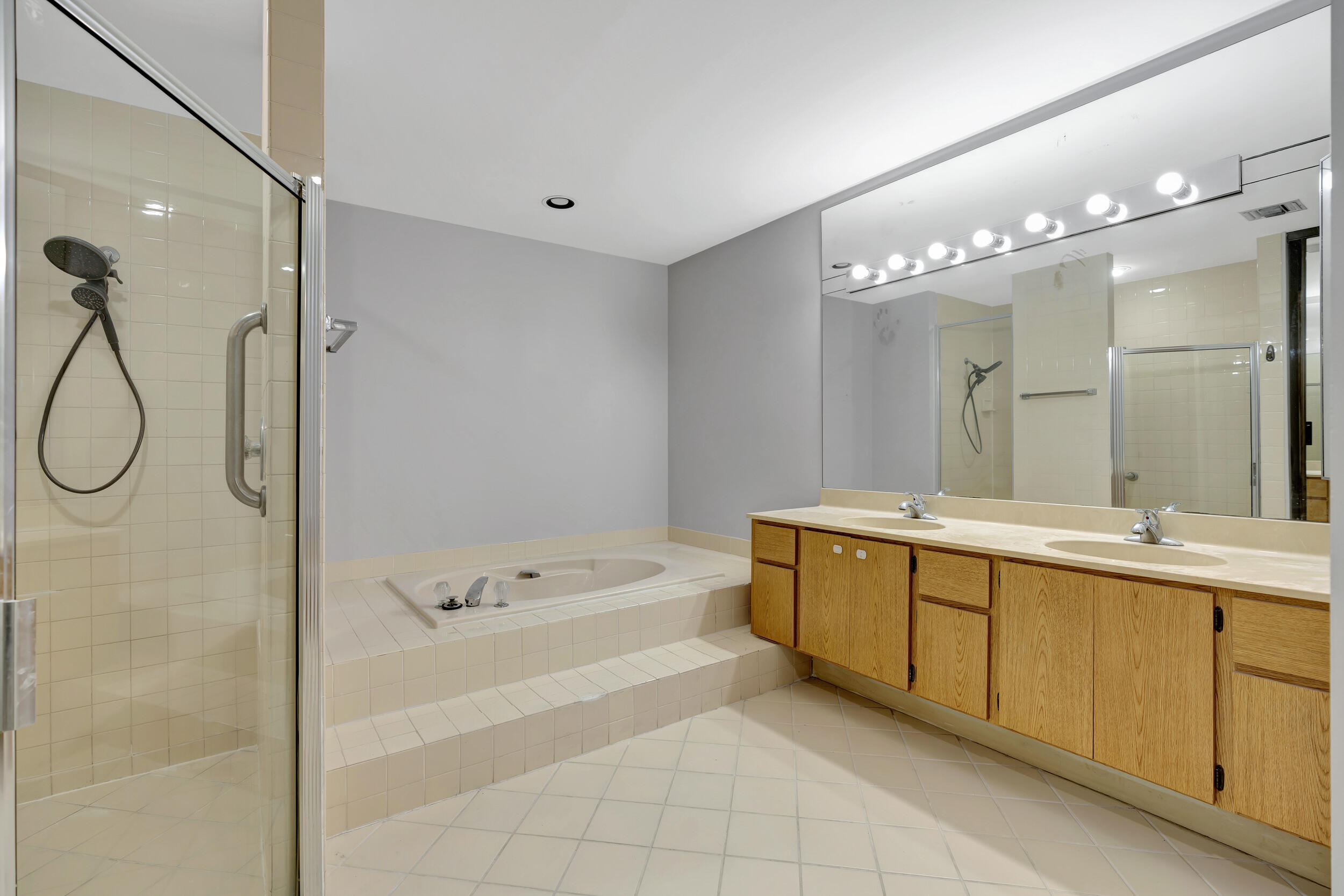 143 Cape Pointe Circle Jupiter, FL 33477 - Photo 18 of 44 Master Bath