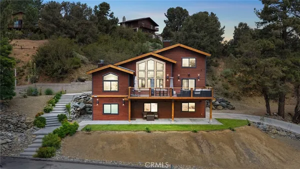 $799,999 | 2324 Zermatt Drive, Wrightwood, CA 92397