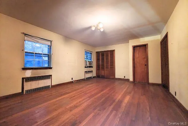 $1,328,000 | 149-22 32nd Avenue | Murray Hill - Flushing