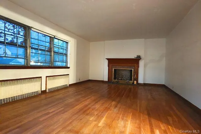 $1,328,000 | 149-22 32nd Avenue | Murray Hill - Flushing