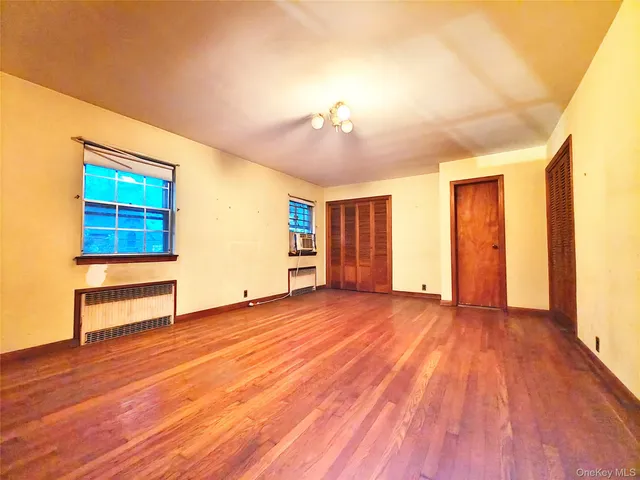 $1,328,000 | 149-22 32nd Avenue | Murray Hill - Flushing