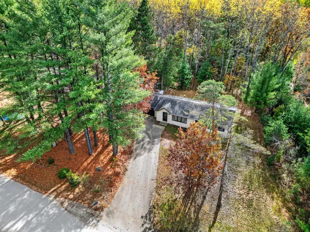 $199,900 | N1983 Evergreen Lane, Waupaca, WI 54981