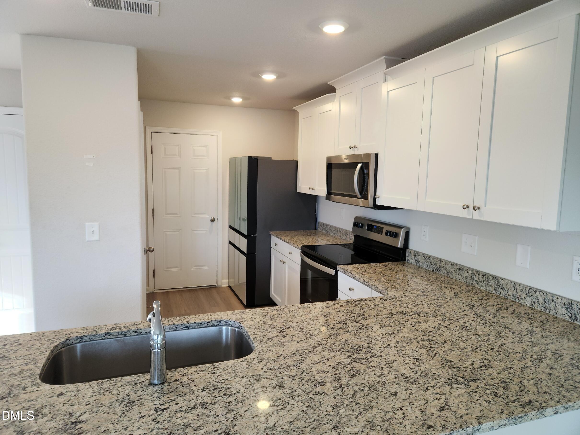 60 Coleshill Road Angier, NC 27501 - Photo 5 of 21 beyc693e56295f7d7