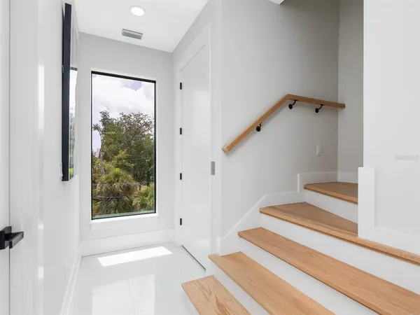 $995,000 | 152 Audubon Place, Sarasota, FL 34237