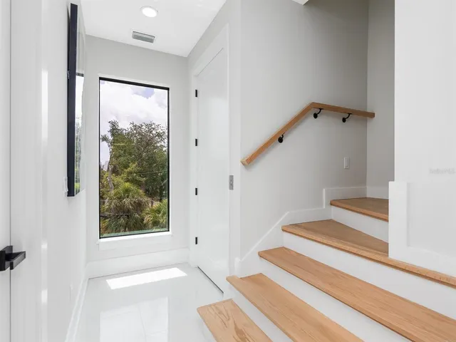 $995,000 | 152 Audubon Place, Sarasota, FL 34237