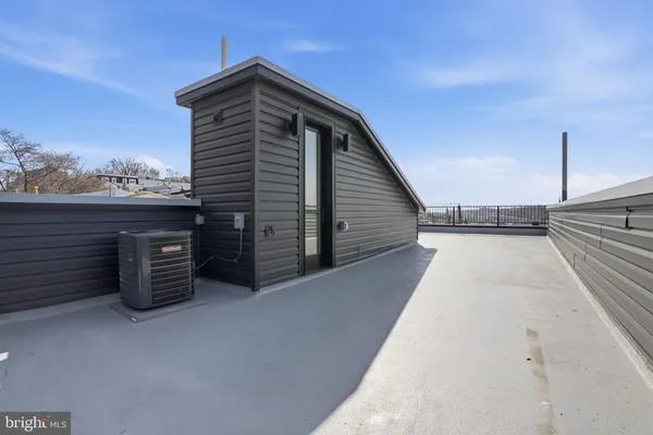 $5,000 | 222 Hermitage Street, Philadelphia, PA 19127