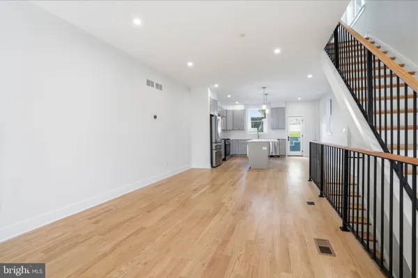 $5,000 | 222 Hermitage Street, Philadelphia, PA 19127