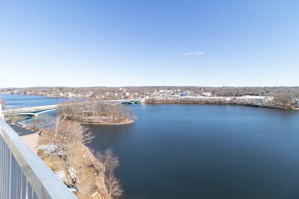 65 Lake Avenue, Unit 1008 Worcester, MA 01604 - Photo 31 of 35 a view of city and ocean