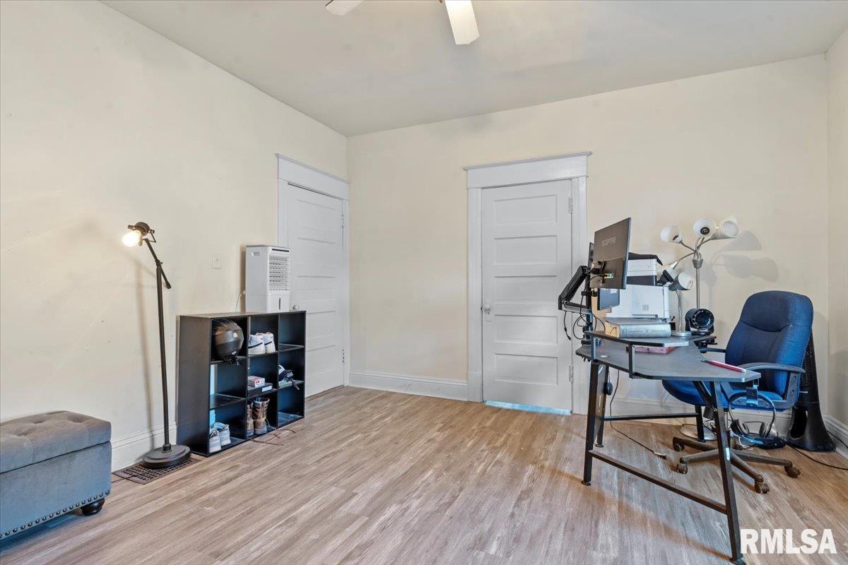 1058 West Elliott Avenue Springfield, IL 62702 - Photo 14 of 23