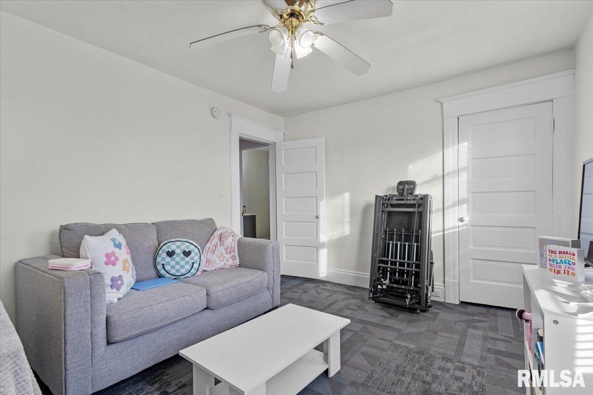 1058 West Elliott Avenue Springfield, IL 62702 - Photo 16 of 23