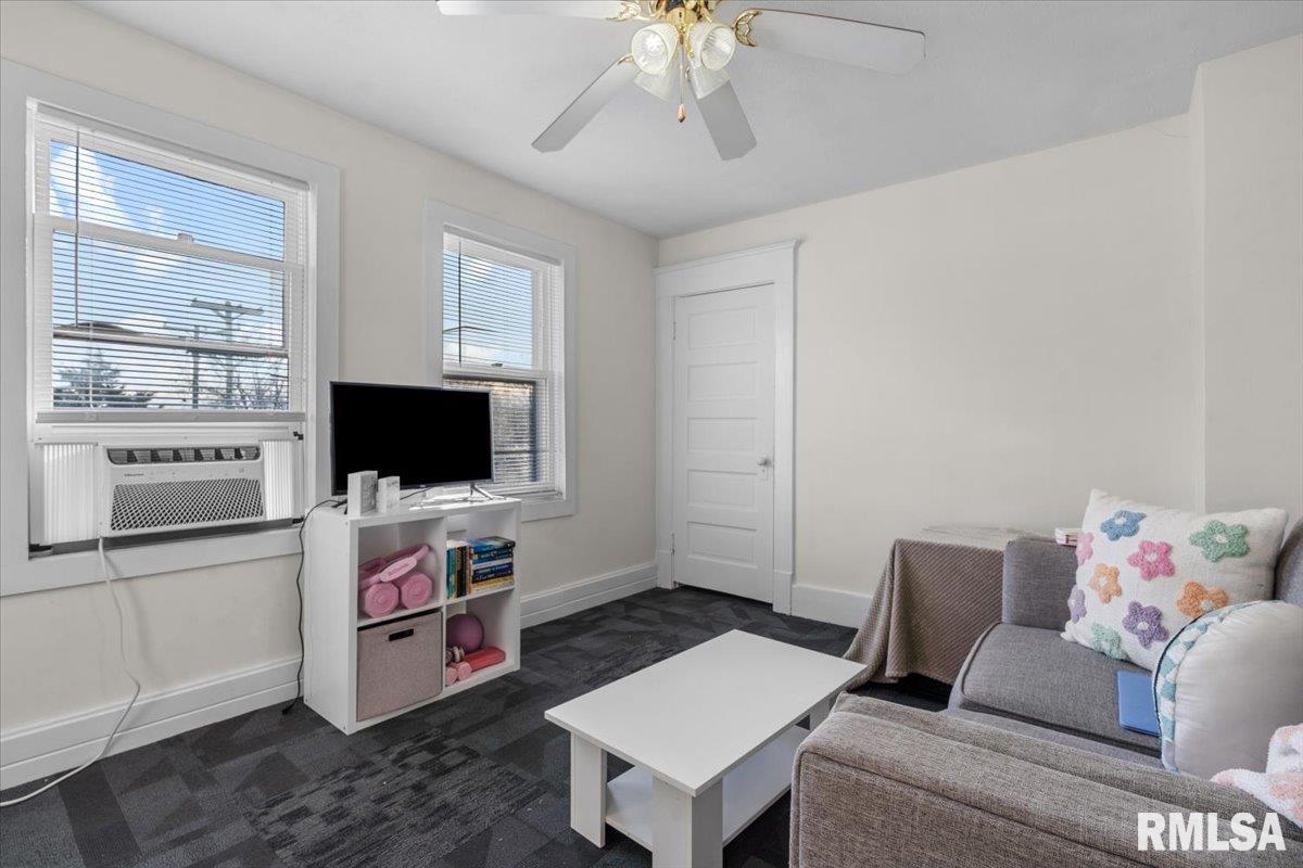 1058 West Elliott Avenue Springfield, IL 62702 - Photo 17 of 23