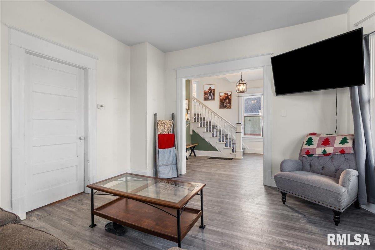 1058 West Elliott Avenue Springfield, IL 62702 - Photo 5 of 23