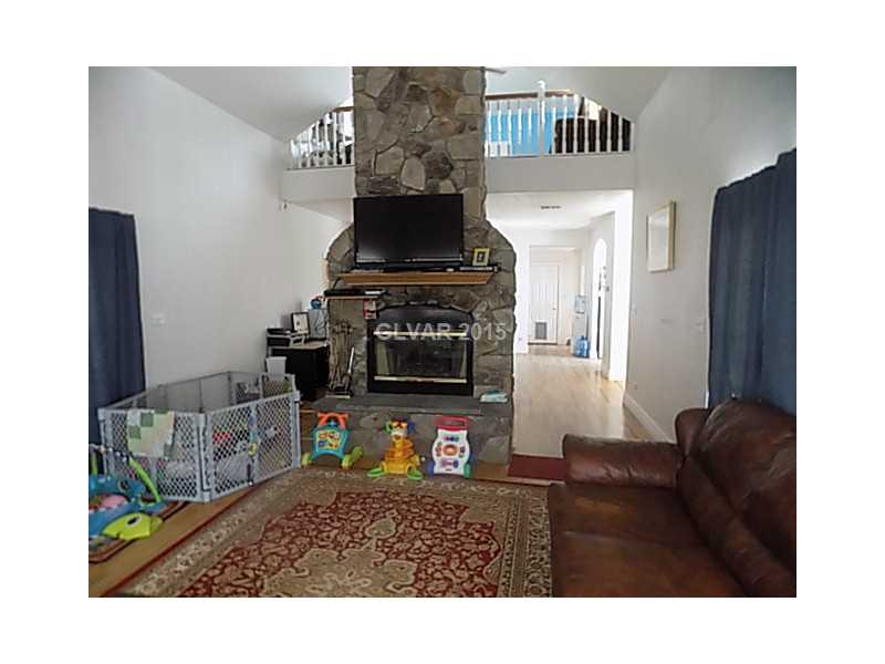 3195 Quaint Ranch Street Logandale, NV 89021 - Photo 4 of 19 Living Room.