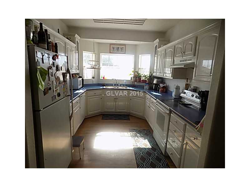 3195 Quaint Ranch Street Logandale, NV 89021 - Photo 6 of 19 Kitchen.