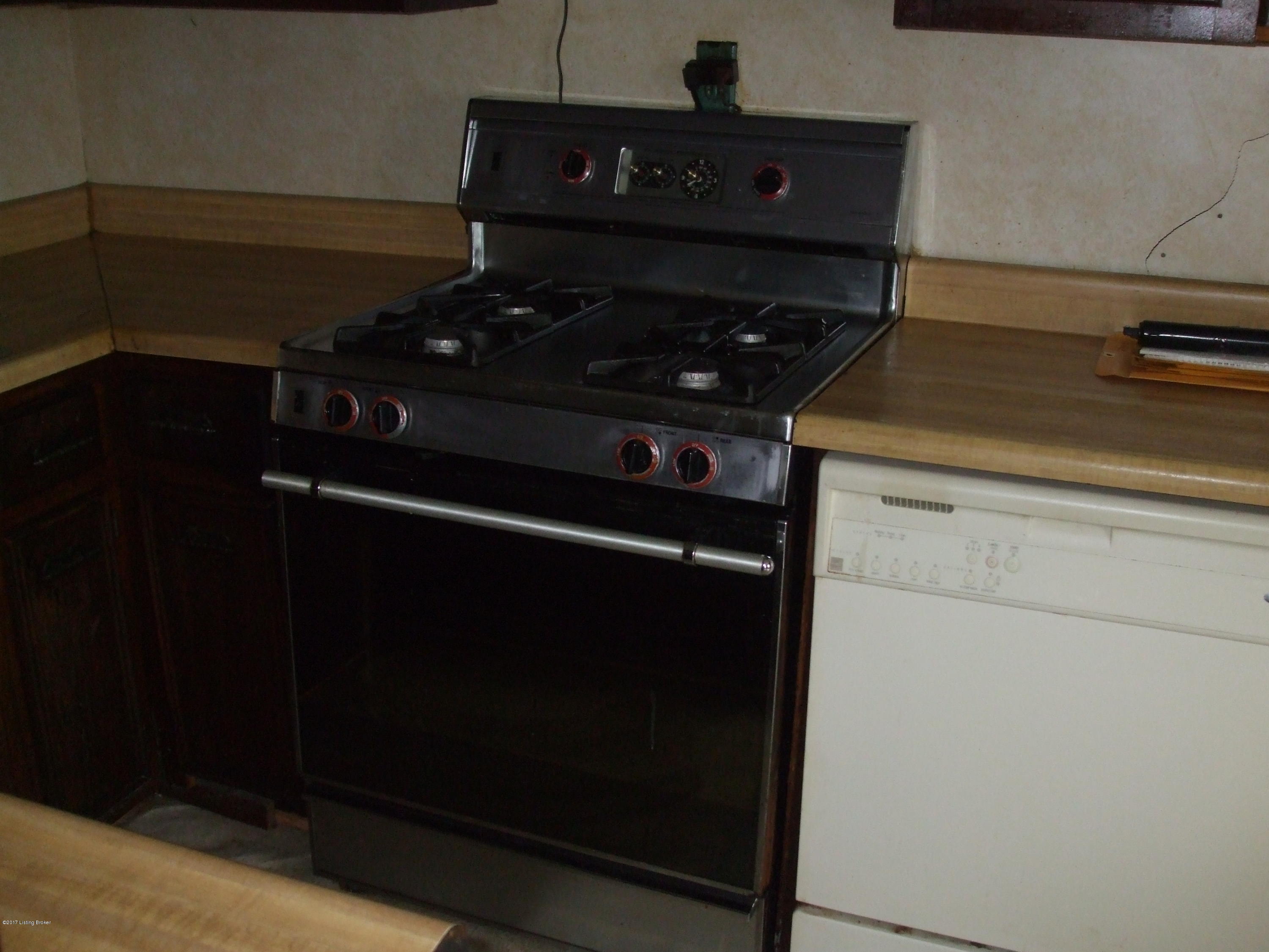 488 Flatlick Road Mount Washington, KY 40047 - Photo 15 of 22 Gas Stove