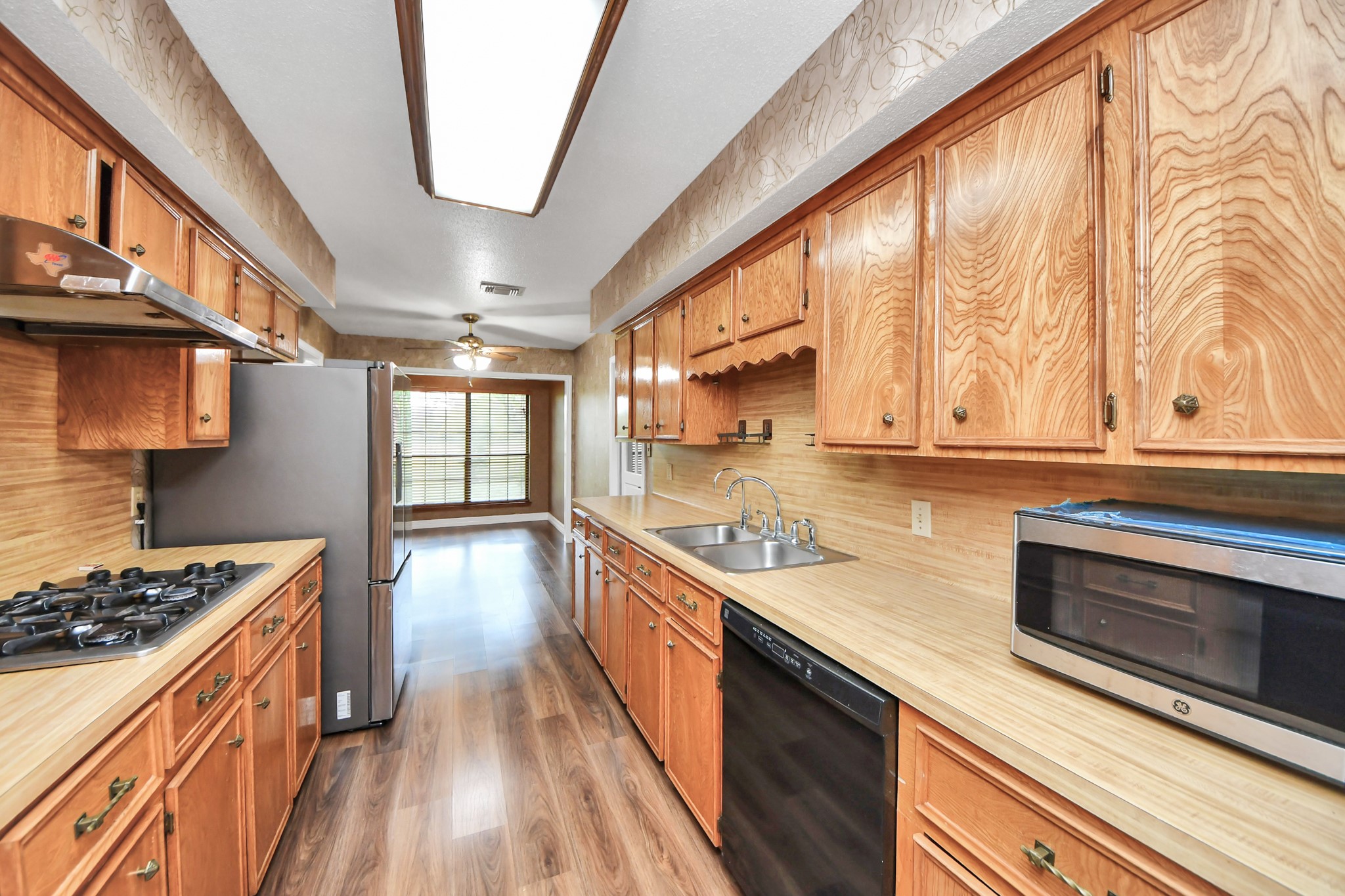 8407 Kirchner Road Manvel, TX 77578 - Photo 11 of 37 Kitchen