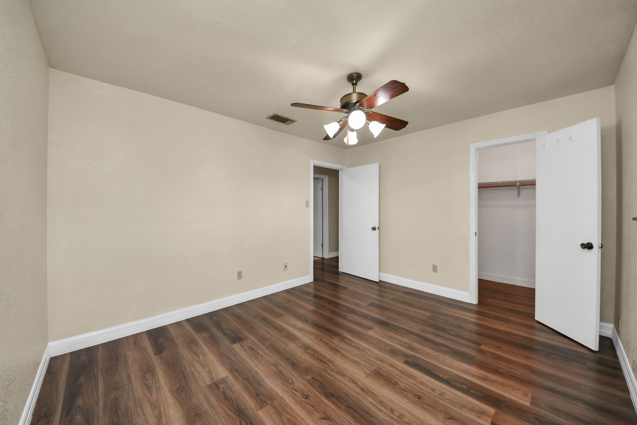 8407 Kirchner Road Manvel, TX 77578 - Photo 18 of 37 Primary Bedroom